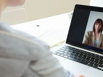 Communication interne pour indépendants et TPE : méthode et outils adaptés aux petites équipes
