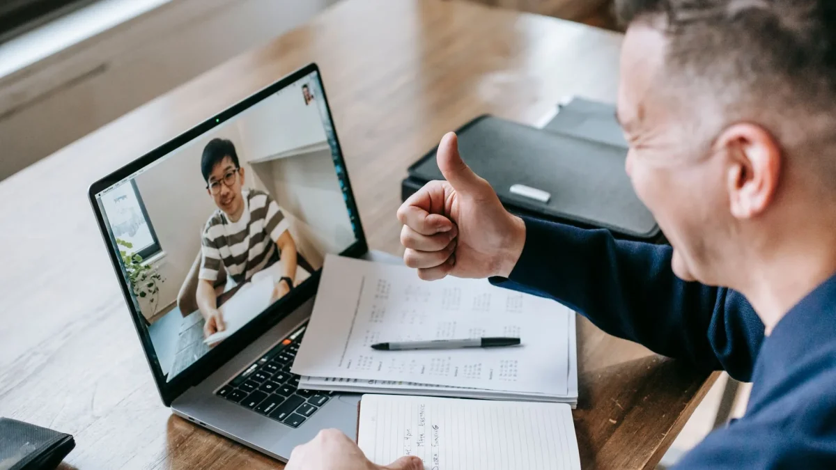 Travail d&rsquo;équipe à distance : méthodes et outils pour les indépendants et TPE